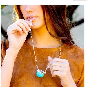 Lonnie Plunder Necklace New never worn 👑